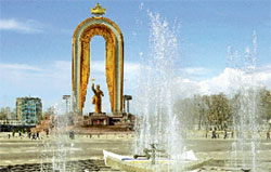 Душанбе. Памятник основателю первого таджикского государства Исмоилу Сомони;  ИТАР-ТАСС
