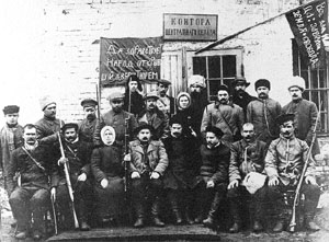 Вооружённые большевики в Петрограде. 1917 год