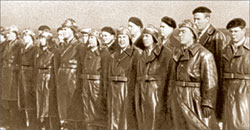 Советские лётчики, отправляющиеся воевать в Испанию. 1937 год;  РИА Новости
