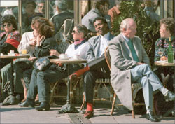 Парижское кафе. 80-е годы XX столетия;  ИТАР-ТАСС