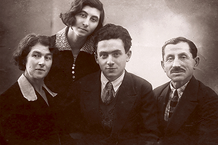 5-Нестьевы 12 января 1934 года Керчь.jpg 5-Нестьевы 12 января 1934 года Керчь.jpg